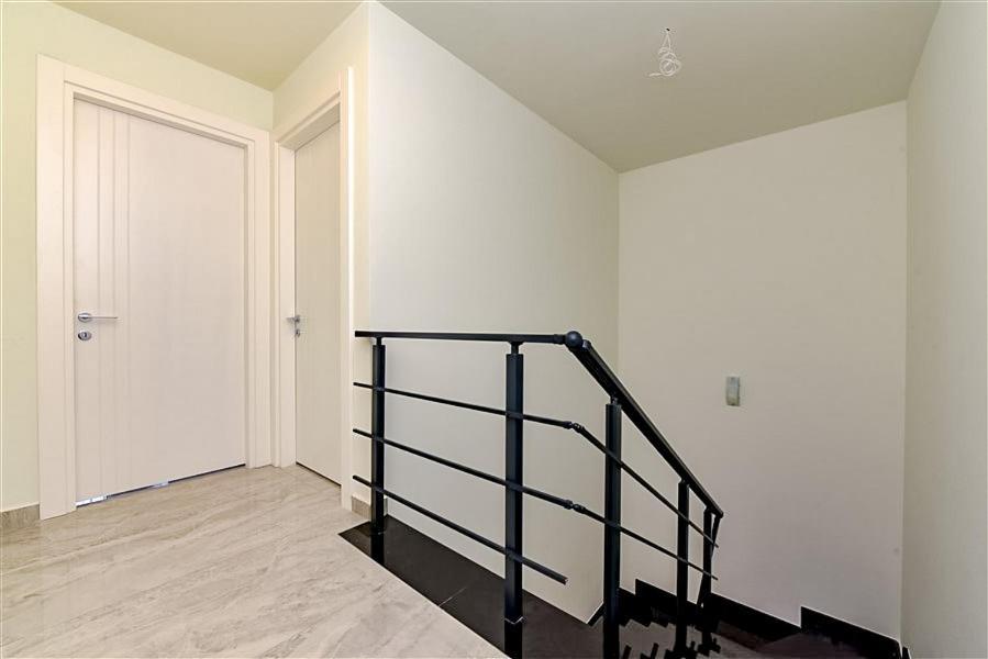 Apartament 33 *